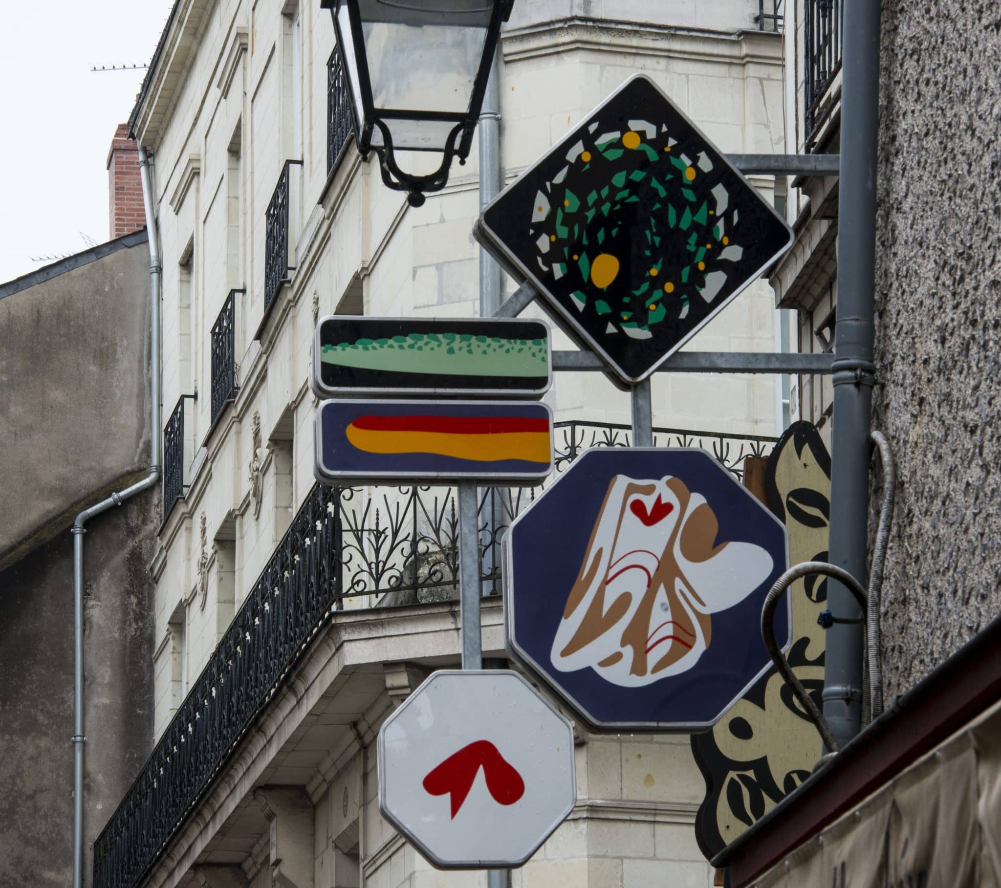 Grégoire Romanet, Zone sensible, De l'art des enseignes