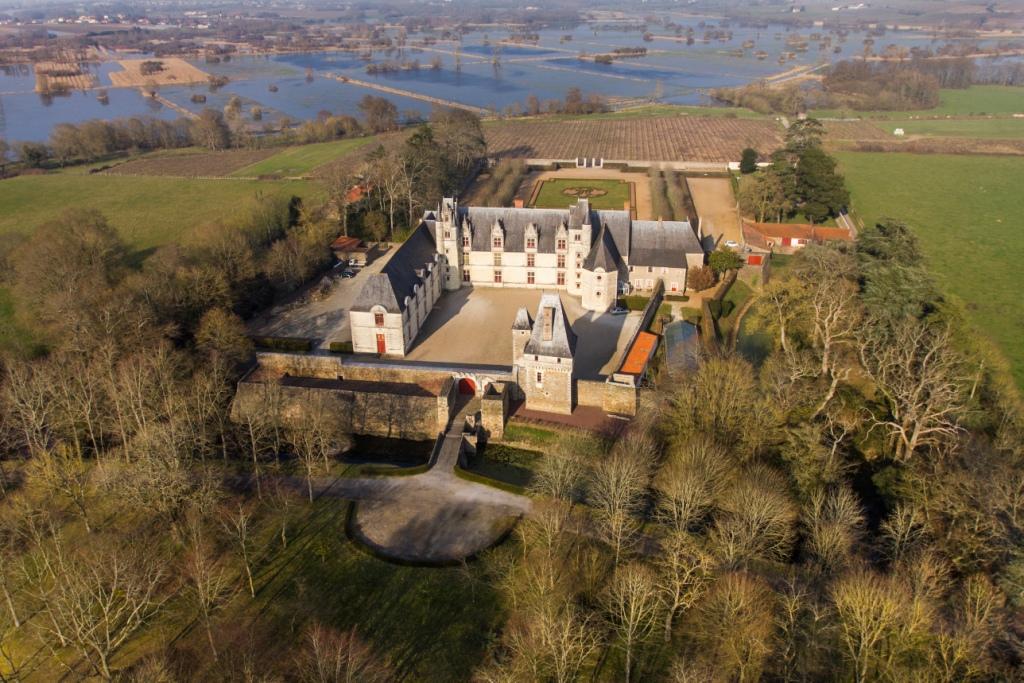 alt - Vue du château de Goulaine - Valéry Joncheray.jpg