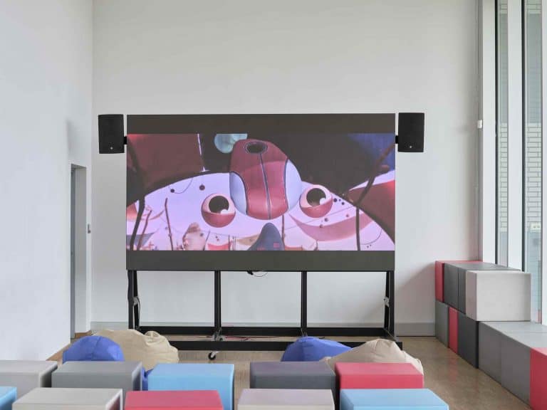 CAMPUS CRÉATIF, Parcours inter-écoles, MEDIACAMPUS — AUDENCIA SCIENCESCOM ET LES ÉCOLES CRÉATIVES ESMA-CINÉCRÉATIS, Exposition Fake news : art, fiction, mensonge, Le Voyage à Nantes 2023 CAMPUS CRÉATIF, Parcours inter-écoles, MEDIACAMPUS — AUDENCIA SCIENCESCOM ET LES ÉCOLES CRÉATIVES ESMA-CINÉCRÉATIS, Exposition Fake news : art, fiction, mensonge, Le Voyage à Nantes 2023