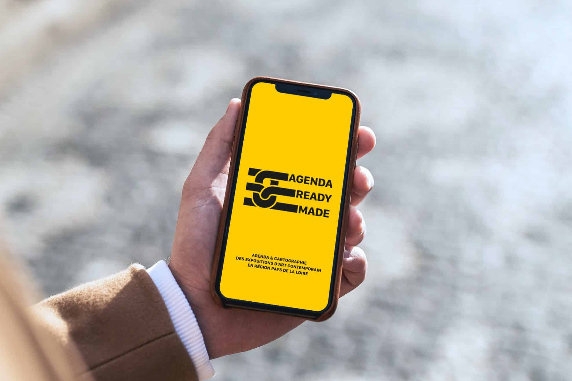 appli ready made Smartphone présentant l'application Ready Made