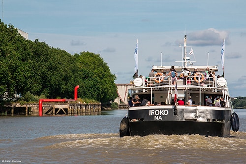 Croisière Estuaire Nantes__Saint-Nazaire (Serpentine rouge – Jimmie Durham, Indre) Croisière Estuaire Nantes__Saint-Nazaire (Serpentine rouge - Jimmie Durham, Indre)